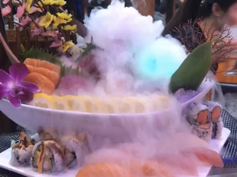 Akira Level Sushi & Ramen